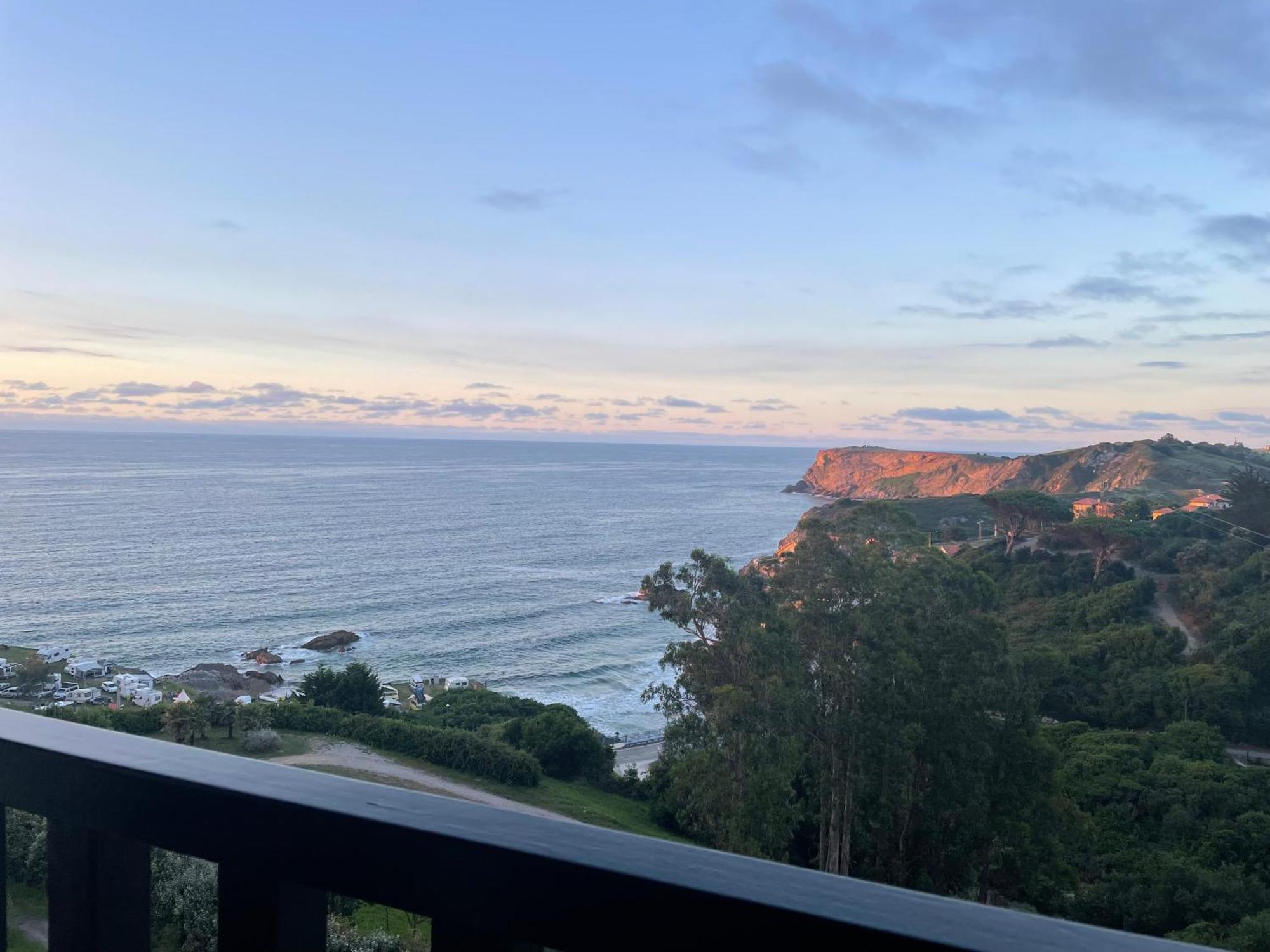 Bonito Duplex Con Vistas Al Mar Apartment Comillas Bagian luar foto
